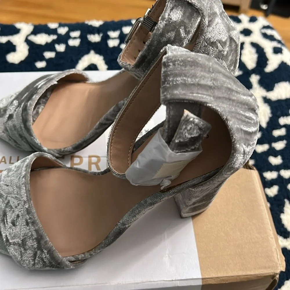 Silver Velvet Ankle-Strap Block Heel Sandals Sz 7.5